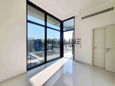 Modern 3 Bedroom Villa in Damac Hills-7