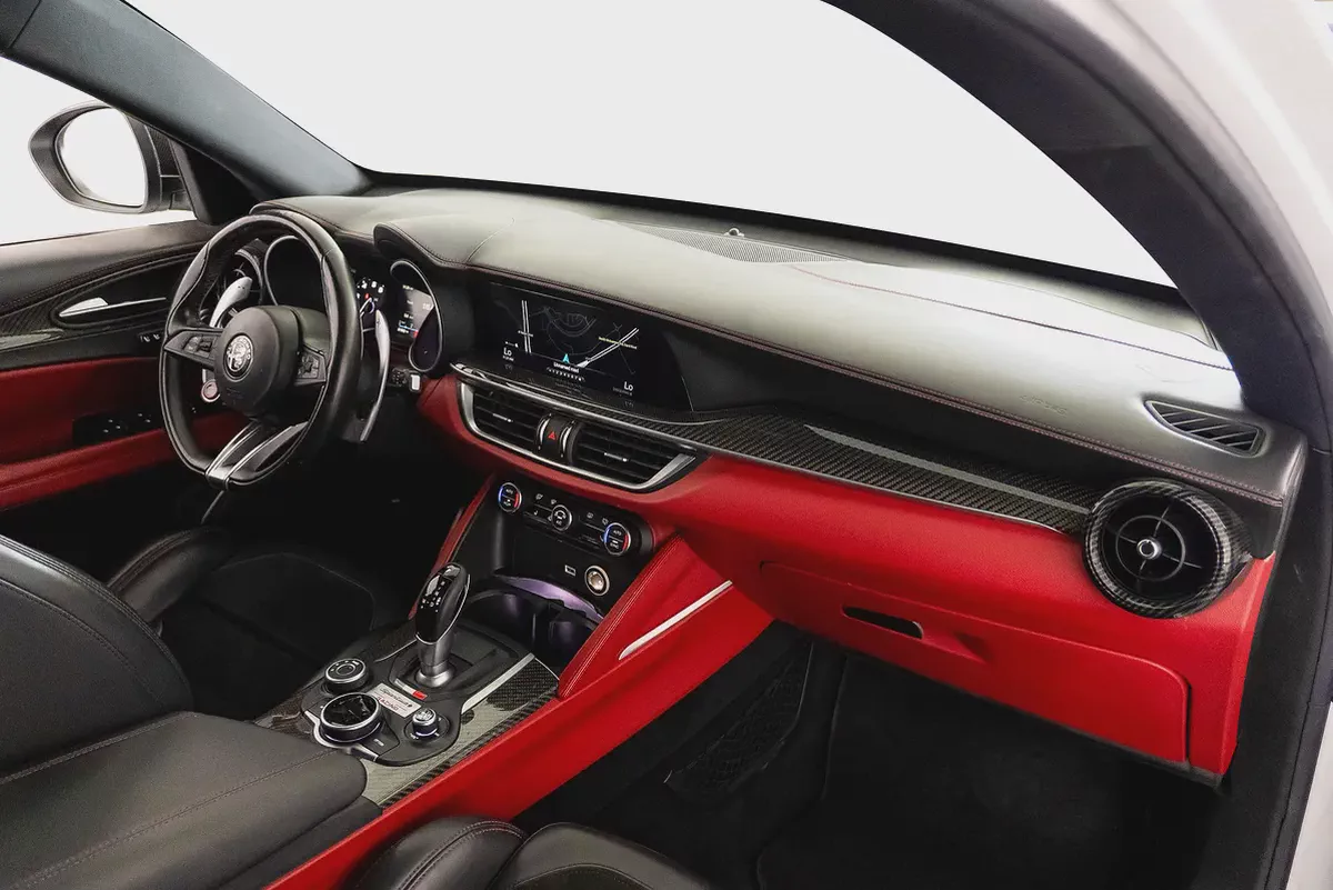 2019 Alfa Romeo Stelvio Quadrifoglio / Full Alfa Romeo Service History-11-11