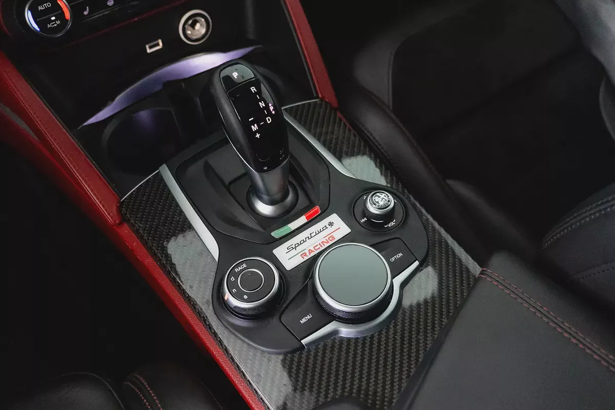 2019 Alfa Romeo Stelvio Quadrifoglio / Full Alfa Romeo Service History-14-14