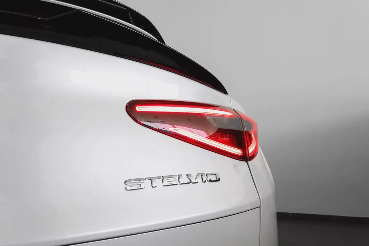 2019 Alfa Romeo Stelvio Quadrifoglio / Full Alfa Romeo Service History-16-16