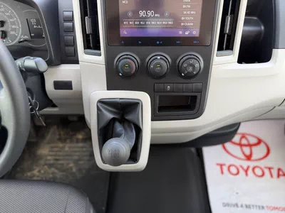 Toyota Hiace Toyota Haice 3.5L Cargo manual 2026-6