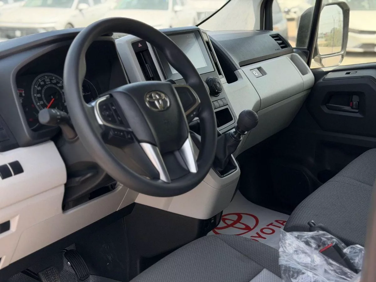Toyota Hiace Toyota Haice 3.5L Cargo manual 2026-8-0