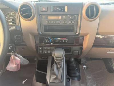 Toyota Land Cruiser 70 LC76 LX EXPORT ONLY - LC 78- 2.8L - DIESEL - AUTOMATIC-10
