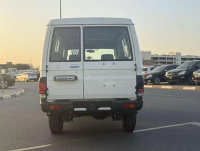 Toyota Land Cruiser 70 LC76 LX EXPORT ONLY - LC 78- 2.8L - DIESEL - AUTOMATIC-4