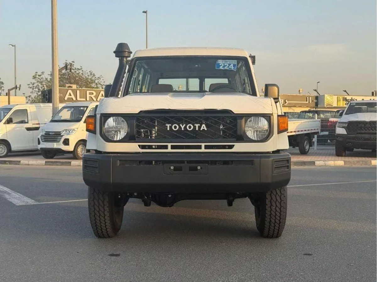 Toyota Land Cruiser 70 LC76 LX EXPORT ONLY - LC 78- 2.8L - DIESEL - AUTOMATIC-1-0