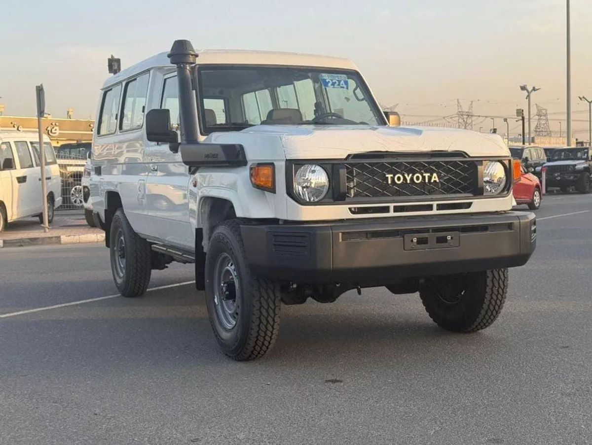 Toyota Land Cruiser 70 LC76 LX EXPORT ONLY - LC 78- 2.8L - DIESEL - AUTOMATIC-2-0