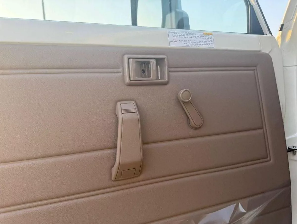 Toyota Land Cruiser 70 LC76 LX EXPORT ONLY - LC 78- 2.8L - DIESEL - AUTOMATIC-8-0