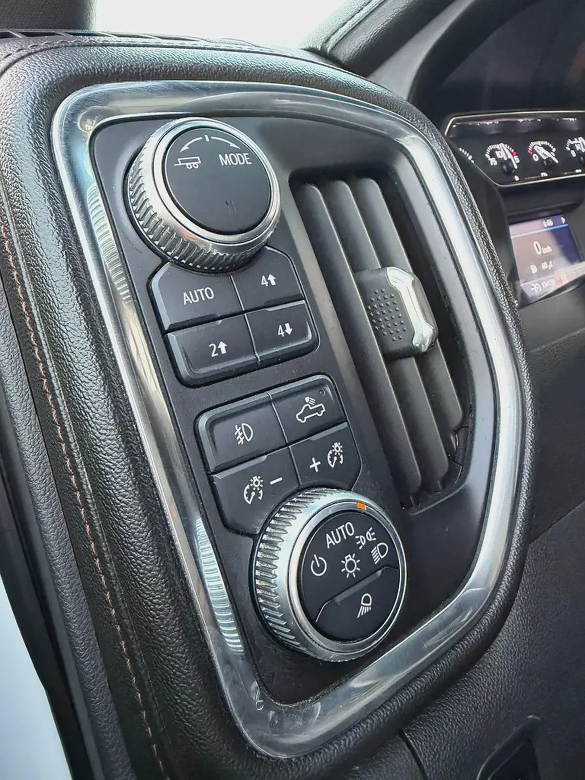 (2020) GMC SIERRA //AT4// GCC FULL OPTION -EXCELLENT CONDITION--15-15