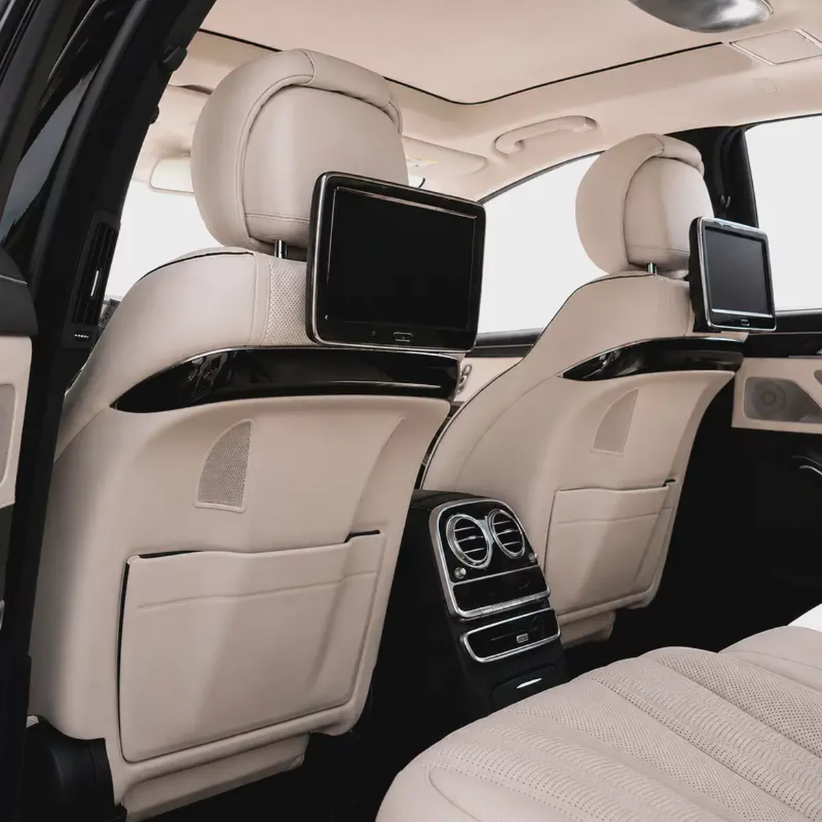 AED 6,181 P.M • 0% Downpayment • Mercedes-Benz S 63 AMG • 1 Year Warranty-12-12