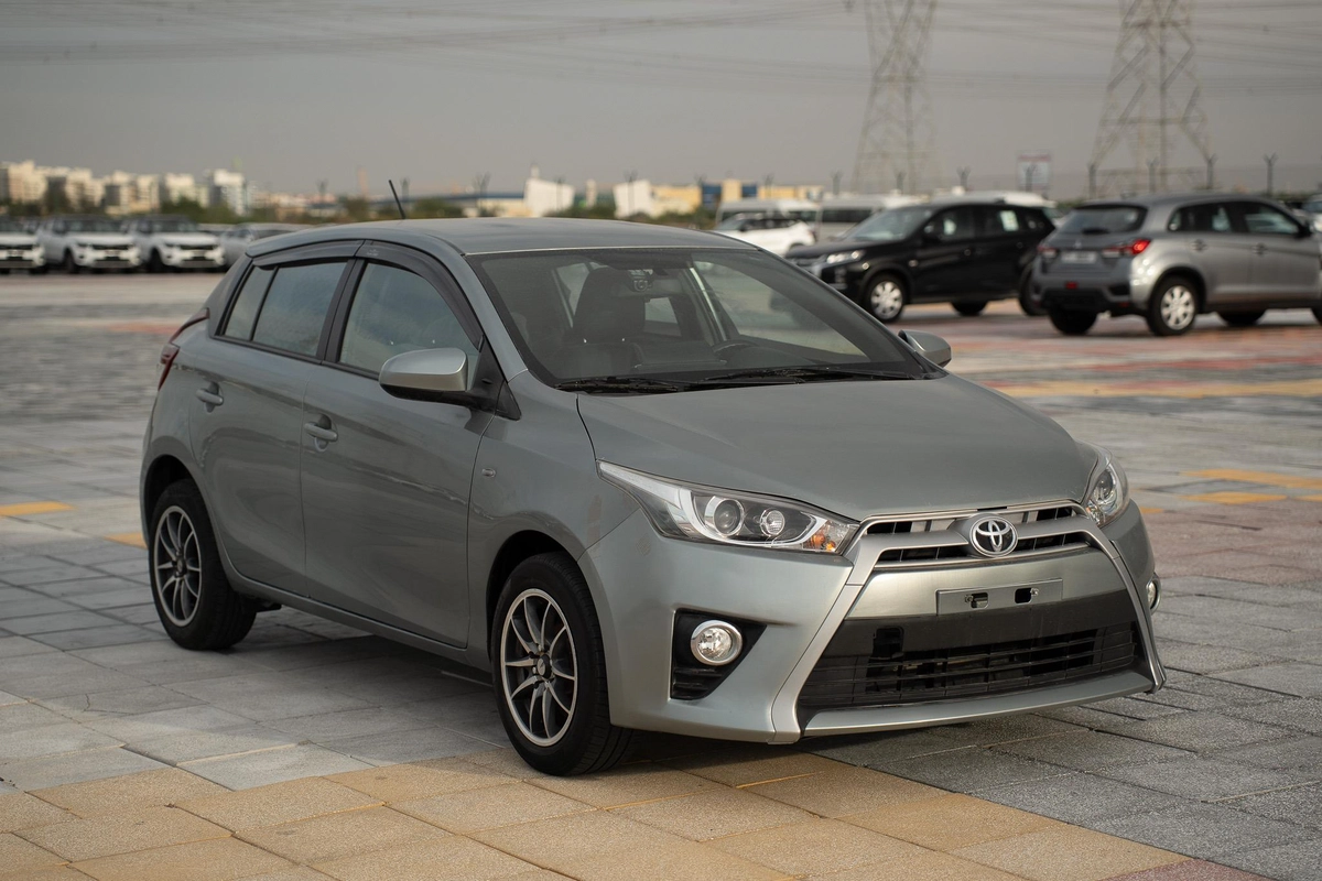 TOYOTA YARIS HATCHBACK 2015 1.5L | FULL OPTION | JAPAN IMPORT | CLEAN CAR | EXPORT READY-11-11