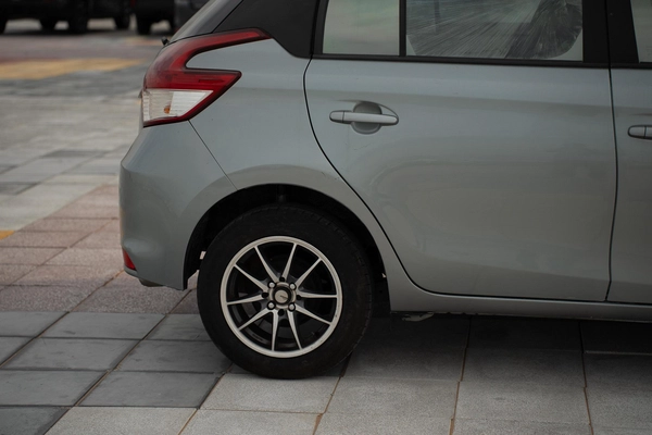 TOYOTA YARIS HATCHBACK 2015 1.5L | FULL OPTION | JAPAN IMPORT | CLEAN CAR | EXPORT READY
