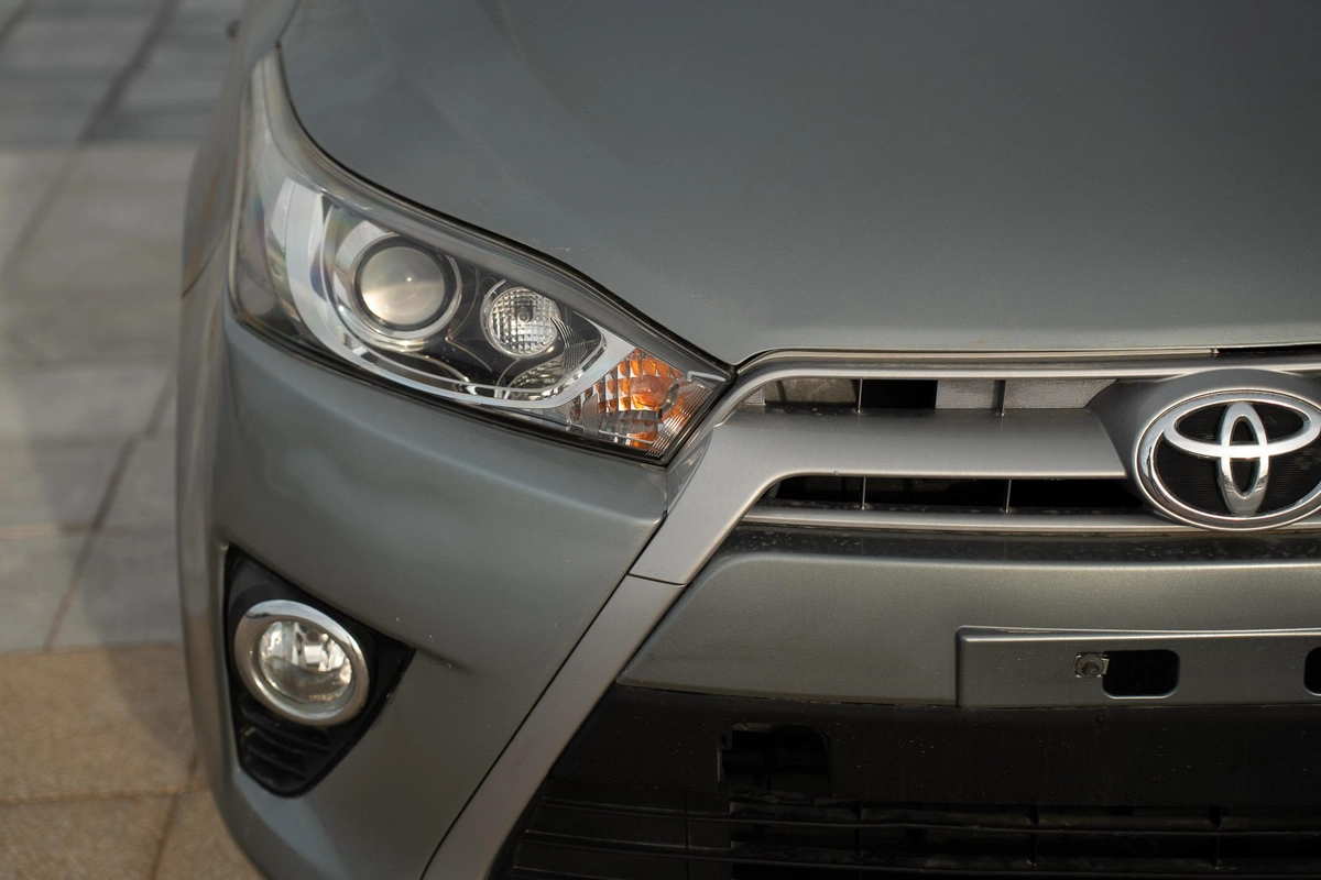 TOYOTA YARIS HATCHBACK 2015 1.5L | FULL OPTION | JAPAN IMPORT | CLEAN CAR | EXPORT READY-21-21