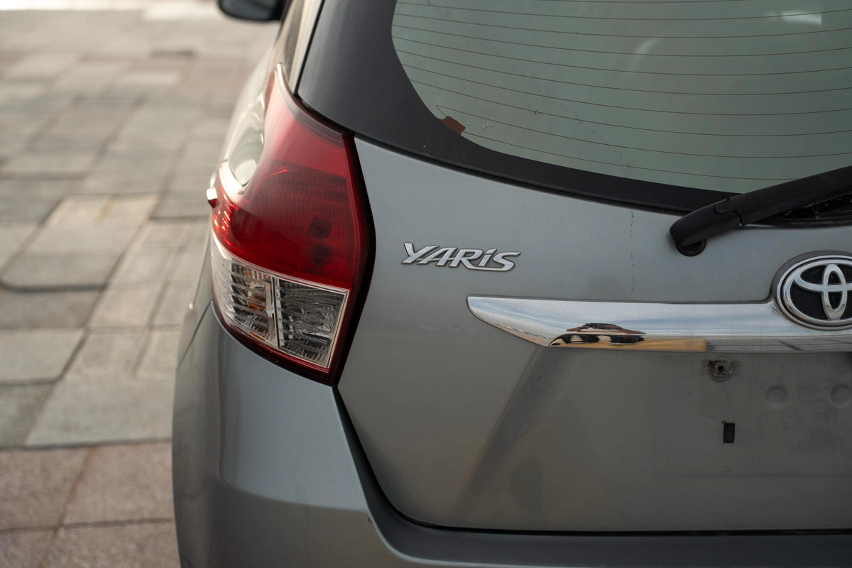 TOYOTA YARIS HATCHBACK 2015 1.5L | FULL OPTION | JAPAN IMPORT | CLEAN CAR | EXPORT READY-16-16
