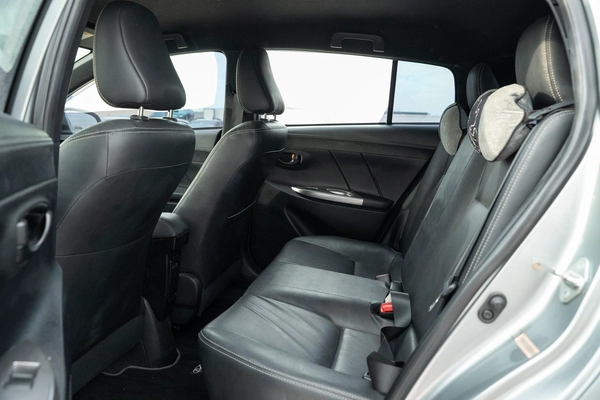 TOYOTA YARIS HATCHBACK 2015 1.5L | FULL OPTION | JAPAN IMPORT | CLEAN CAR | EXPORT READY
