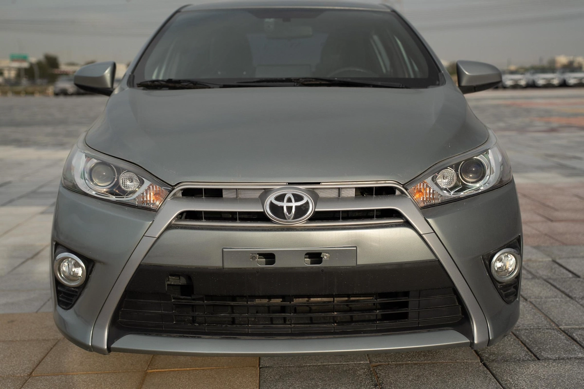 TOYOTA YARIS HATCHBACK 2015 1.5L | FULL OPTION | JAPAN IMPORT | CLEAN CAR | EXPORT READY-22-22