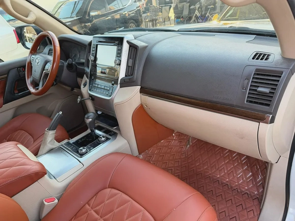 Toyota Land Cruiser GXR V6 Model 2021 Original Paint