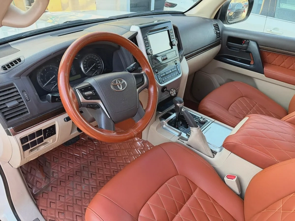 Toyota Land Cruiser GXR V6 Model 2021 Original Paint