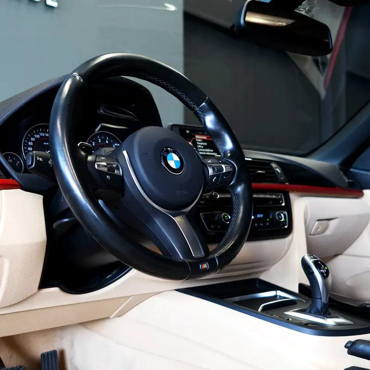 AED 2,269 0% Downpayment • 420i M-Sport Convertible • 1 Year Warranty-7-7