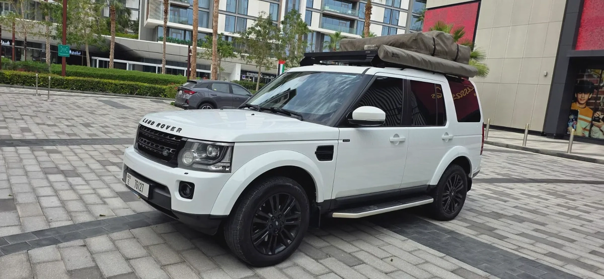 2016-Land Rover LR4 HSE 1 year free service