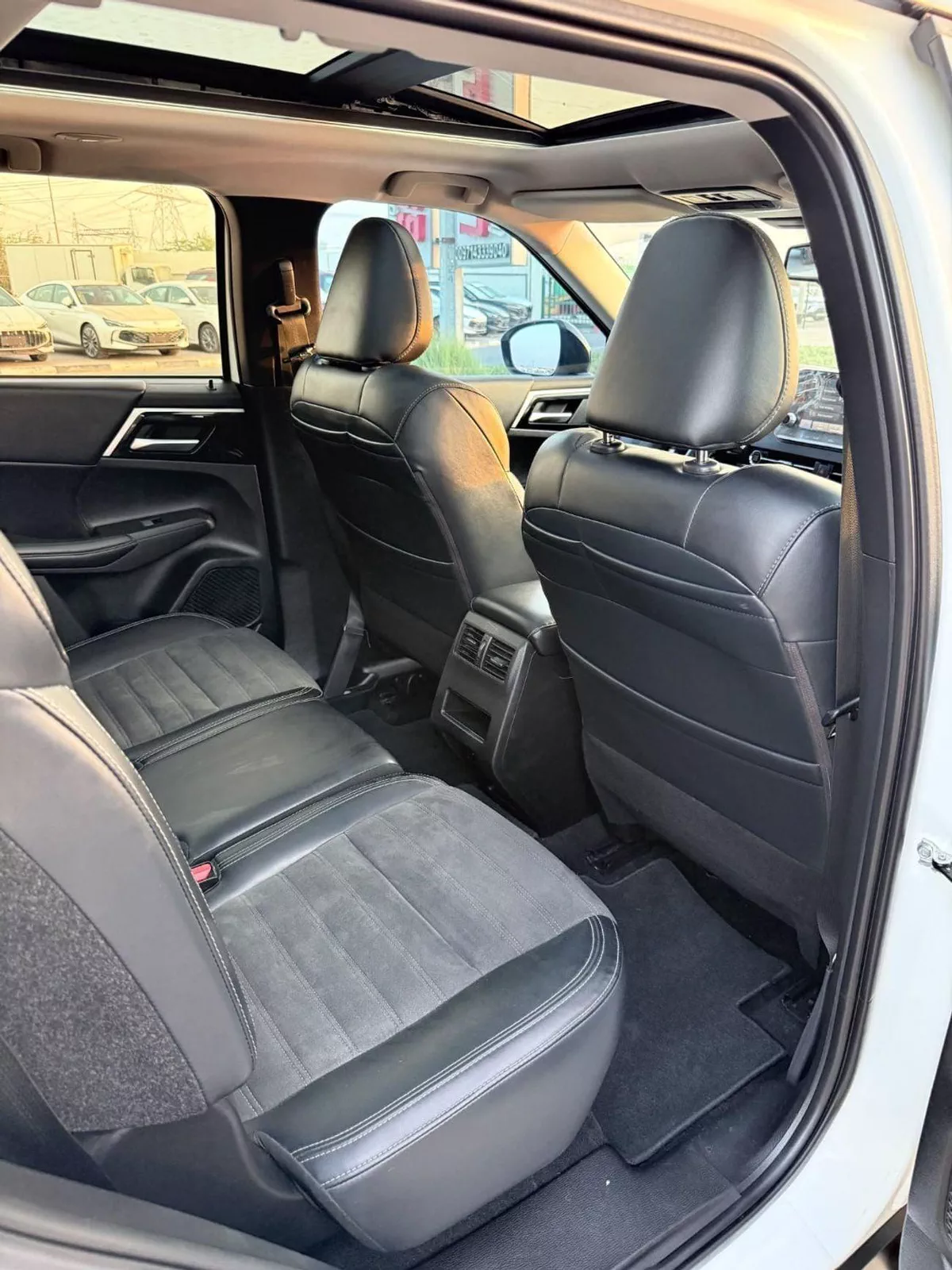Mitsubishi Outlander PREMIUM LAUNCH EDITION Prime edition H- line 2024 full option-17-0