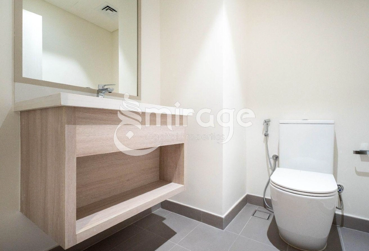 Spacious 3BR TH | Corner Unit |Vacant |Prime Area