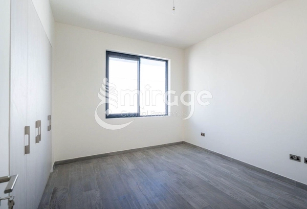 Spacious 3BR TH | Corner Unit |Vacant |Prime Area