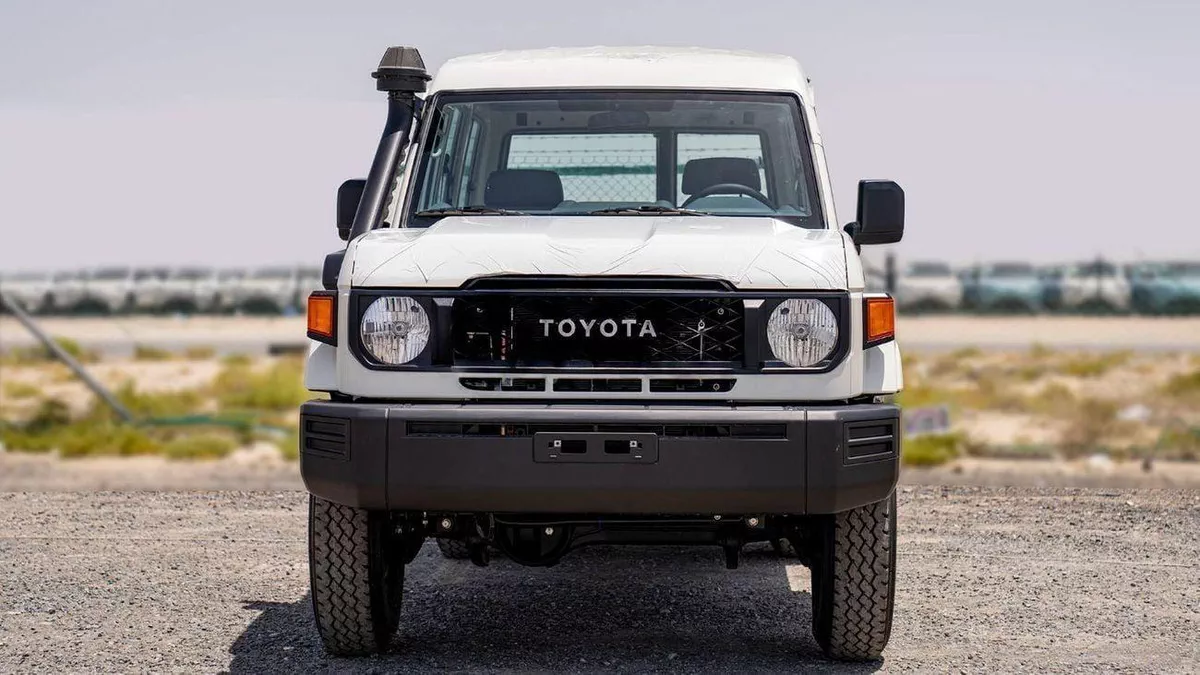 Toyota Land Cruiser 70 LC 78 HARDTOP 2.8L MT Lc 78 hard top 3 door AT 2.8L-1-0
