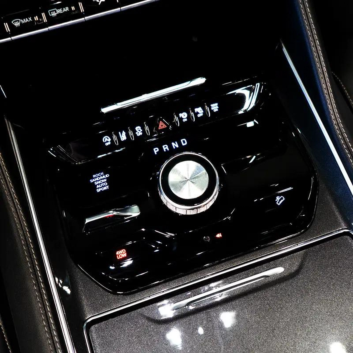 AED 2,778 pm• 0% Downpayment • Jeep Wagoneer • 1 Year Warranty-7-7