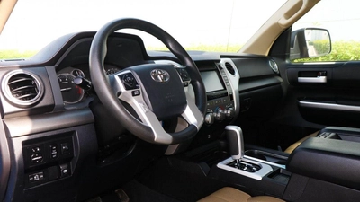 Toyota Tundra SR5-4
