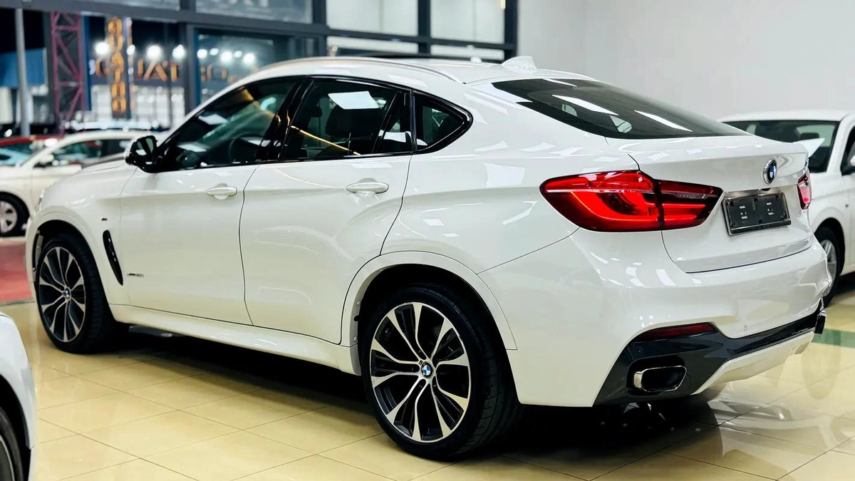 BMW X6 50i M Sport 2018 | GCC Specs | Pristine Condition-17-17