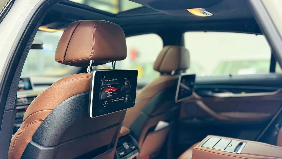 BMW X6 50i M Sport 2018 | GCC Specs | Pristine Condition-8-8