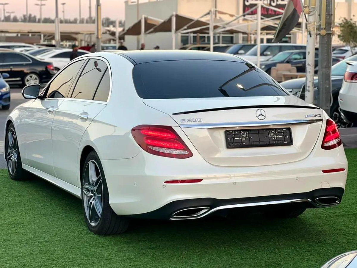 Mercedes-Benz E-Class E 300 2019 - American Specs - Pristine Condition-10-10