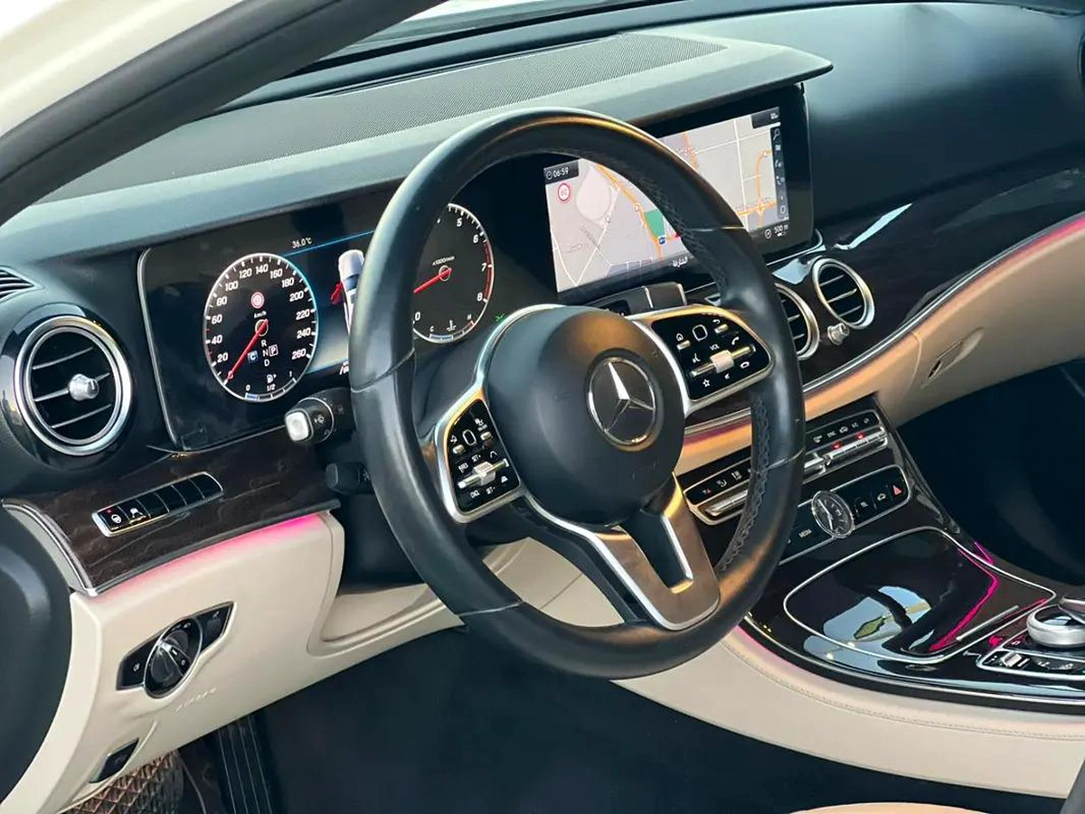 Mercedes-Benz E-Class E 300 2019 - American Specs - Pristine Condition-9-9
