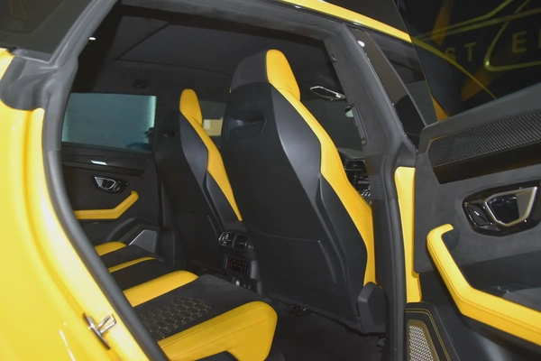 2022 ll Lamborghini Urus Pearl Capsule ll Gcc Warranty AGMC ll Full Service History