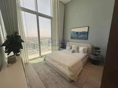Spacious Penthouse| Luxury Living| High-end-4