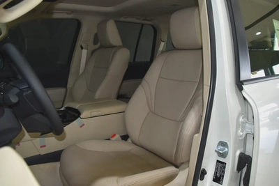 Toyota Land Cruiser EXR 2023 GCC Specs ll 0 km ll Upgrade to full Option-7