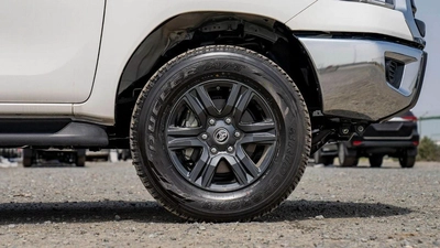 Toyota Hilux AT 2.7 MID OPTION-9
