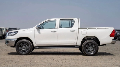 Toyota Hilux AT 2.7 MID OPTION-6