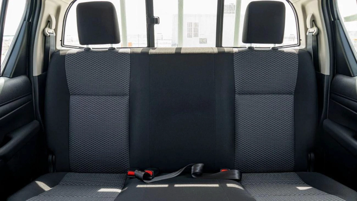Toyota Hilux AT 2.7 MID OPTION-18-18