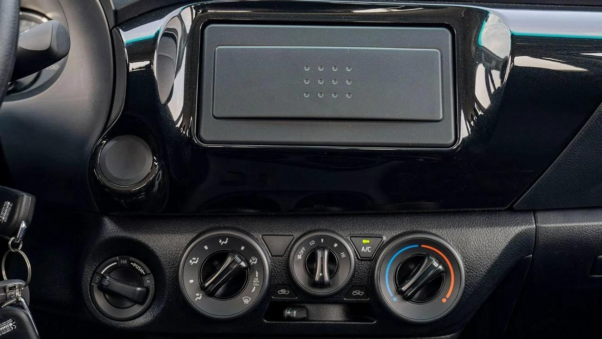 Toyota Hilux AT 2.7 MID OPTION-3-3