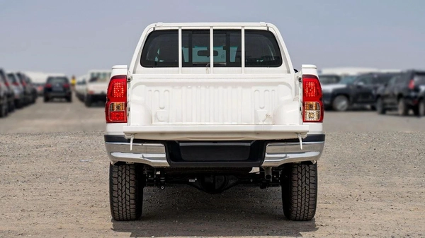 Toyota Hilux AT 2.7 MID OPTION