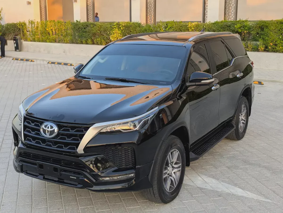 Toyota Fortuner 2017 Facelifted 2026 | 2.7L V4 4x4 GCC Specs | Excellent Condition SUV-1-1