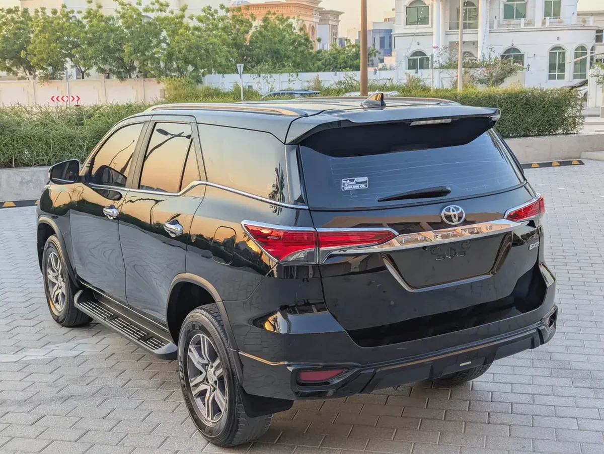 Toyota Fortuner 2017 Facelifted 2026 | 2.7L V4 4x4 GCC Specs | Excellent Condition SUV-3-3