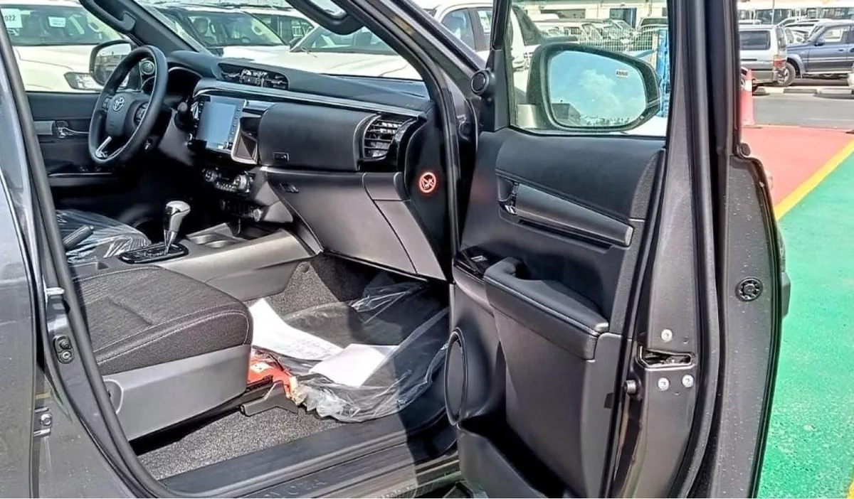 Toyota Hilux ADVENTURE TOYOTA HILUX 4.0L PICKUP 4WD-12-0