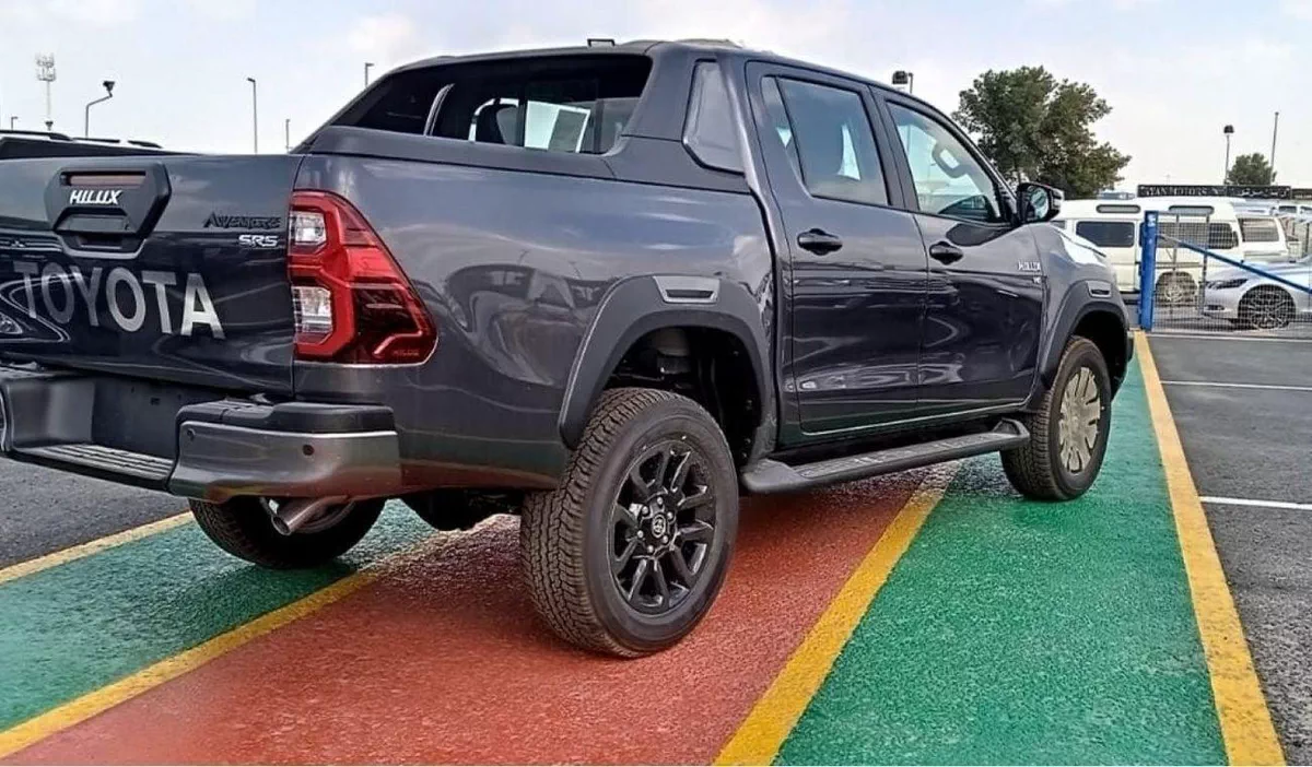 Toyota Hilux ADVENTURE TOYOTA HILUX 4.0L PICKUP 4WD-7-0