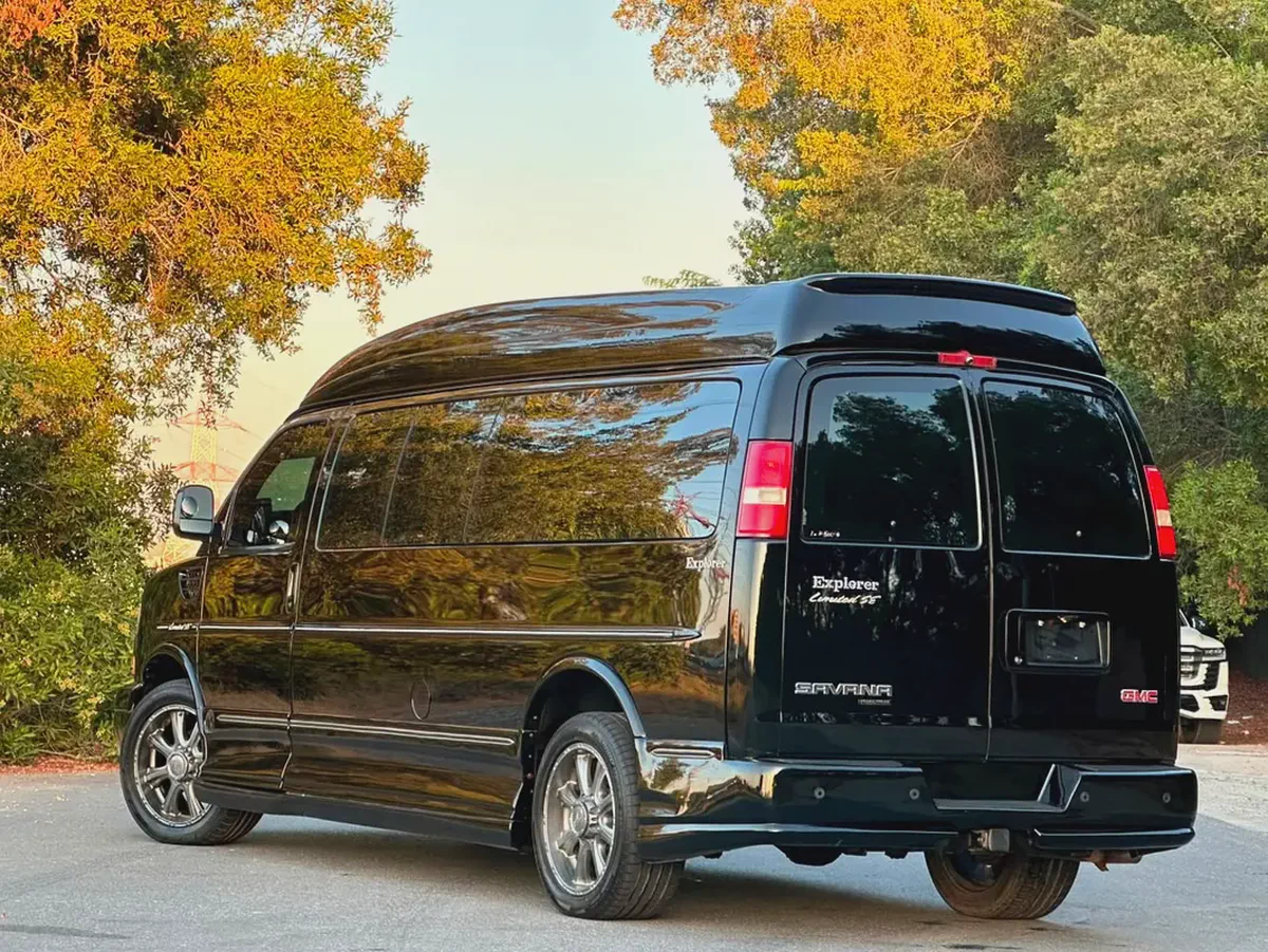 GMC Savana 2013 Passenger Van GCC Specs | 9 Seats | 2 Keys | Perfect condition-5-5