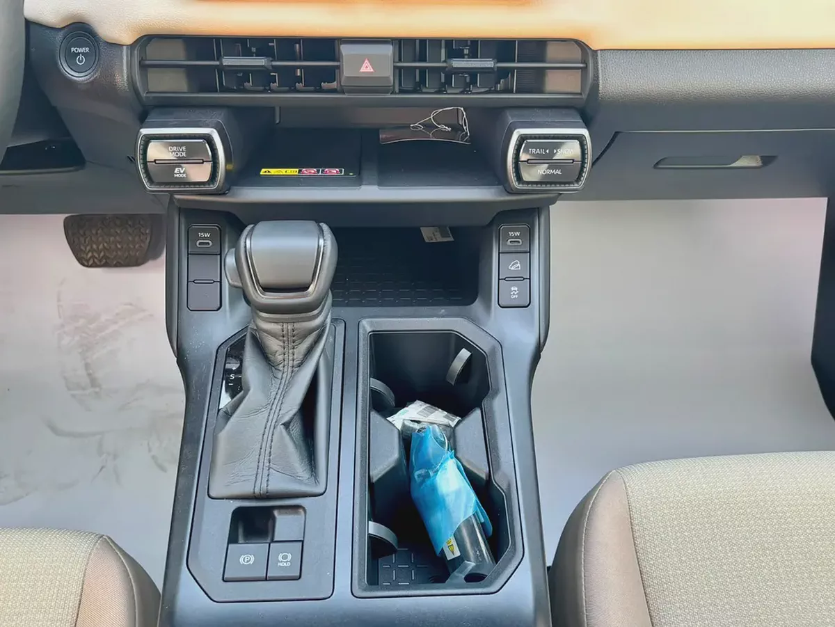 TOYOTA RAV4 XLE HYBRID 2.5 MODEL 2026 GCC SPECS-9-9