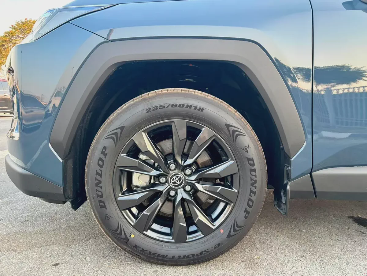 TOYOTA RAV4 XLE HYBRID 2.5 MODEL 2026 GCC SPECS-3-3