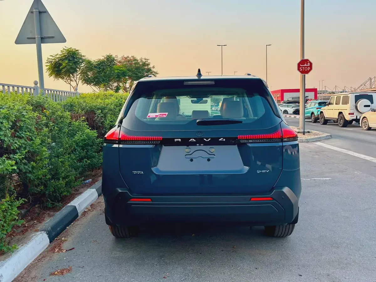 TOYOTA RAV4 XLE HYBRID 2.5 MODEL 2026 GCC SPECS-5-5