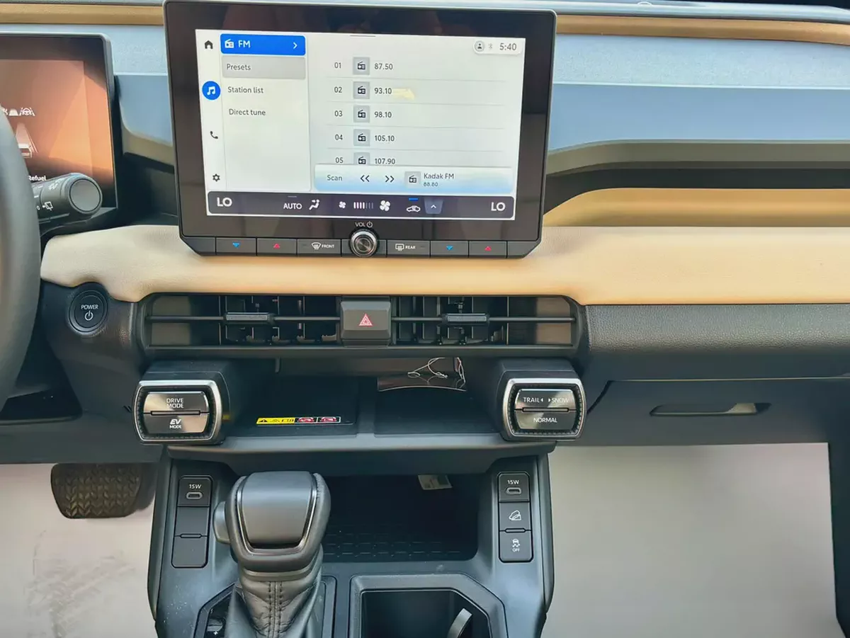 TOYOTA RAV4 XLE HYBRID 2.5 MODEL 2026 GCC SPECS-8-8